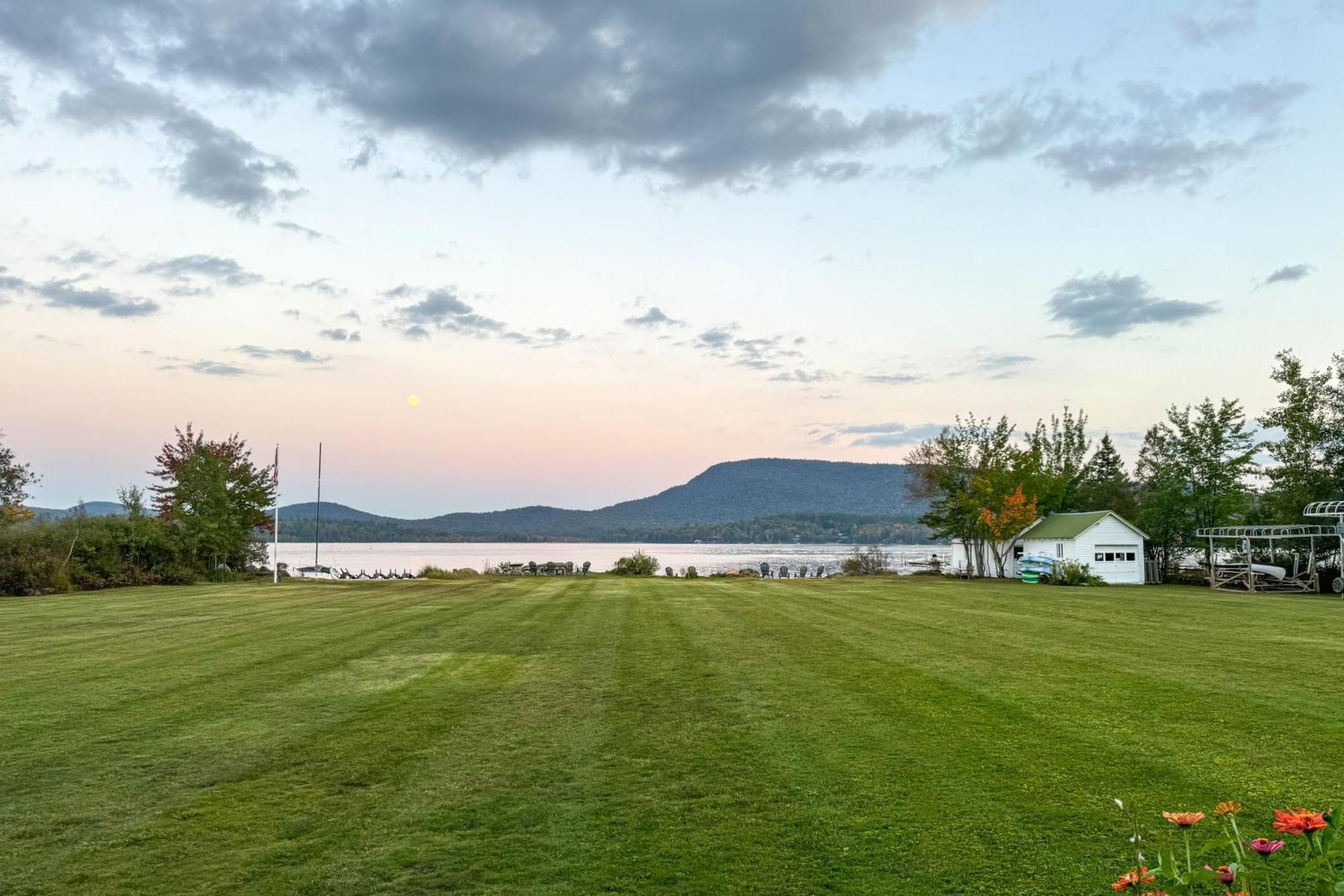 Lake Pleasant Cabin 3 Acres, Kayaks&Beach! Bagian luar foto